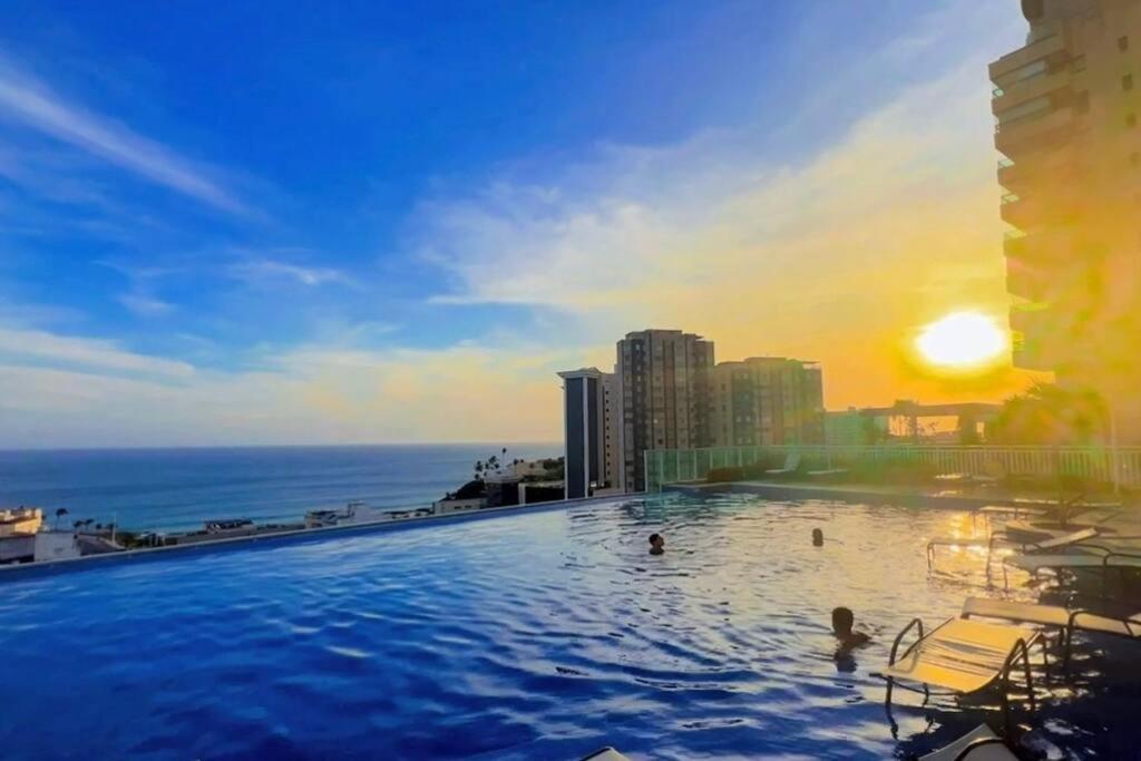 Vista Mar Nascente, Dois Quartos, Novo, No Melhor Do Rio Vermelho, Condominio Club, 1103 Salvador Esterno foto